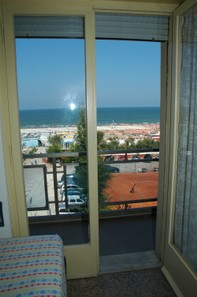 camera vista mare riccione hotel 2 stelle